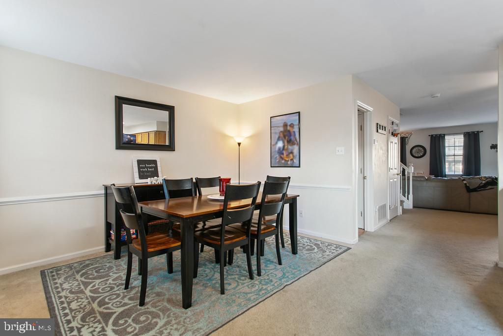 112 CARRIAGE LANE