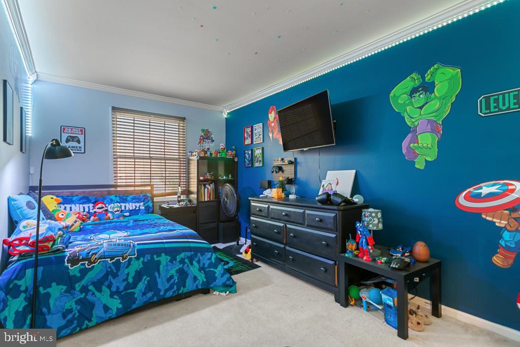 112 CARRIAGE LANE