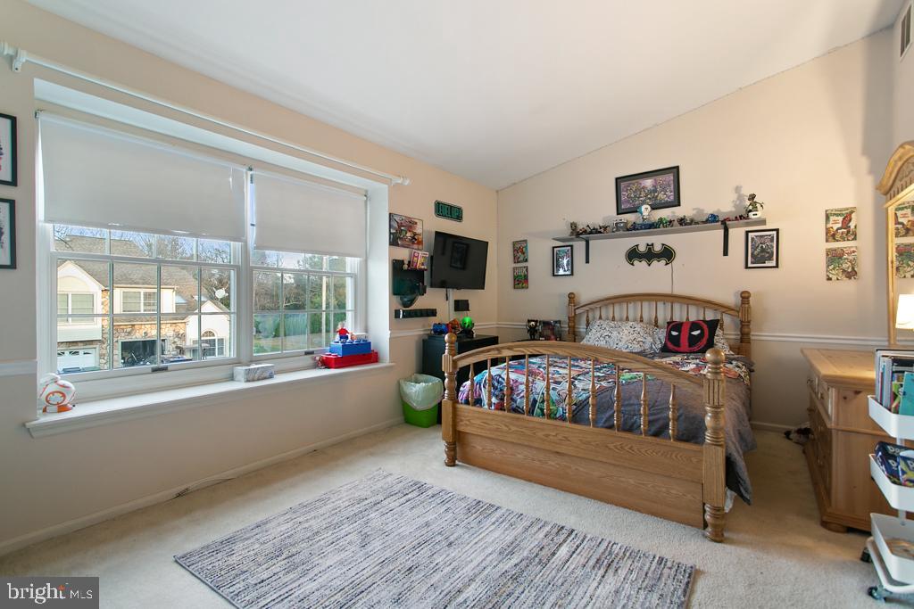 112 CARRIAGE LANE