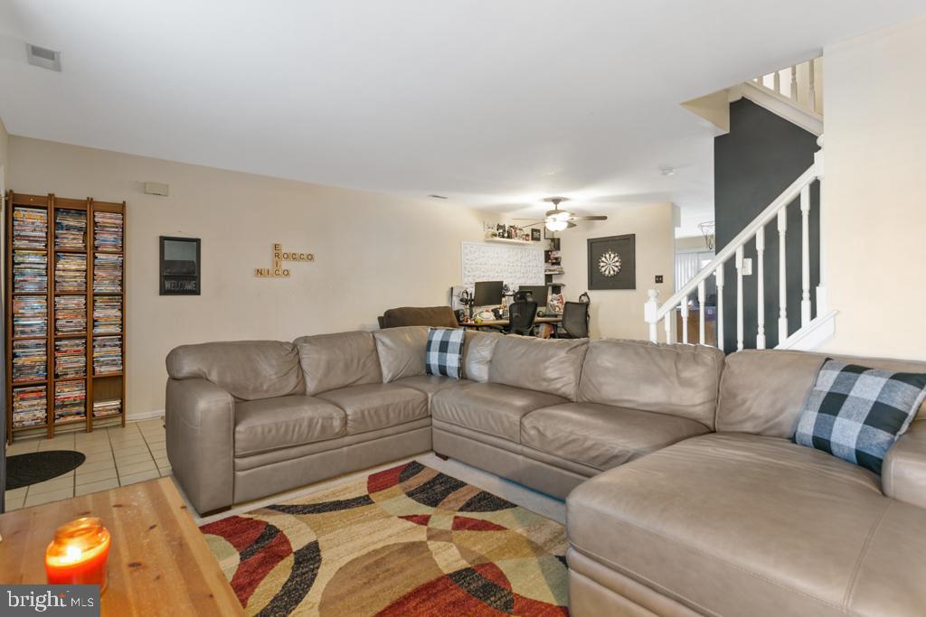 112 CARRIAGE LANE