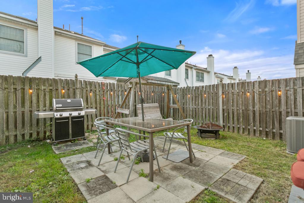 112 CARRIAGE LANE