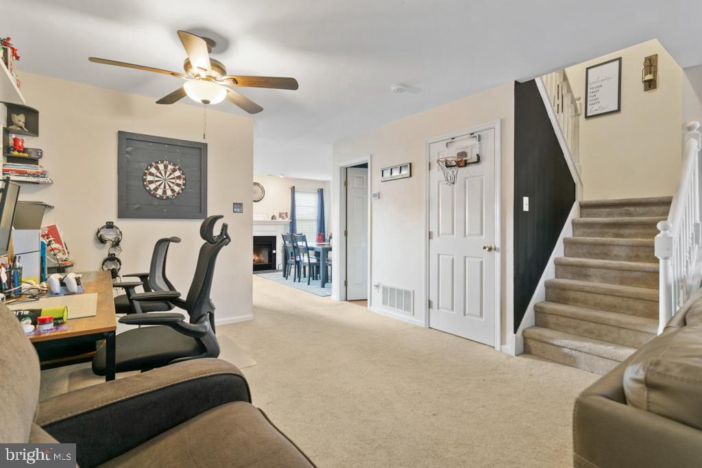 112 CARRIAGE LANE