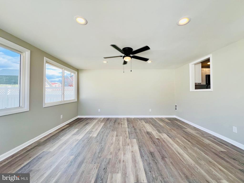 119 RAILROAD AVENUE