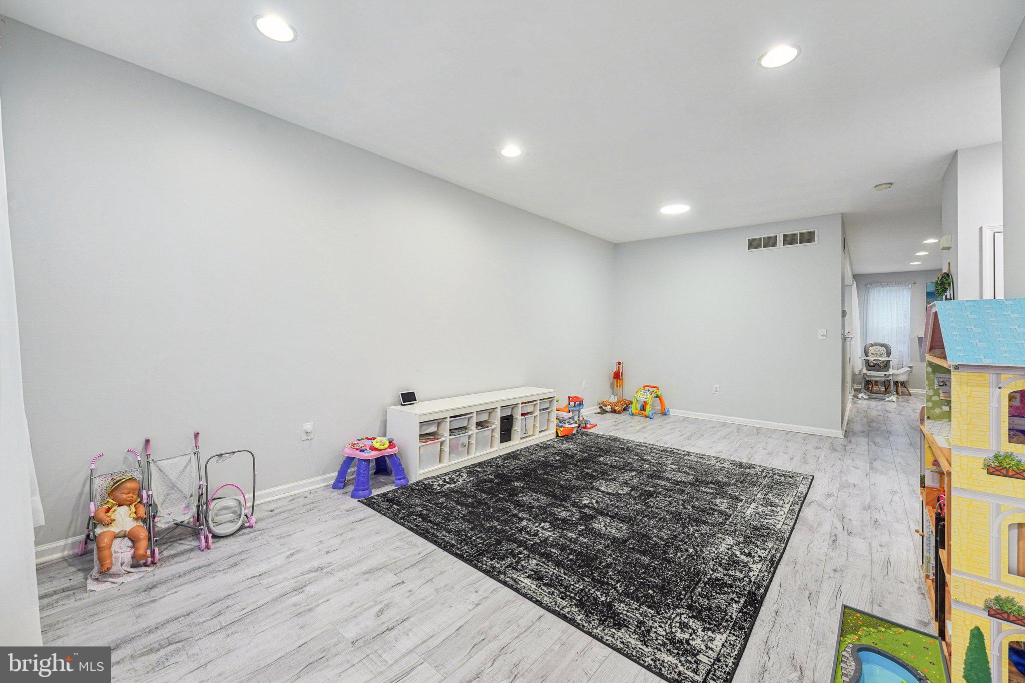 208 CHANCELLOR DRIVE