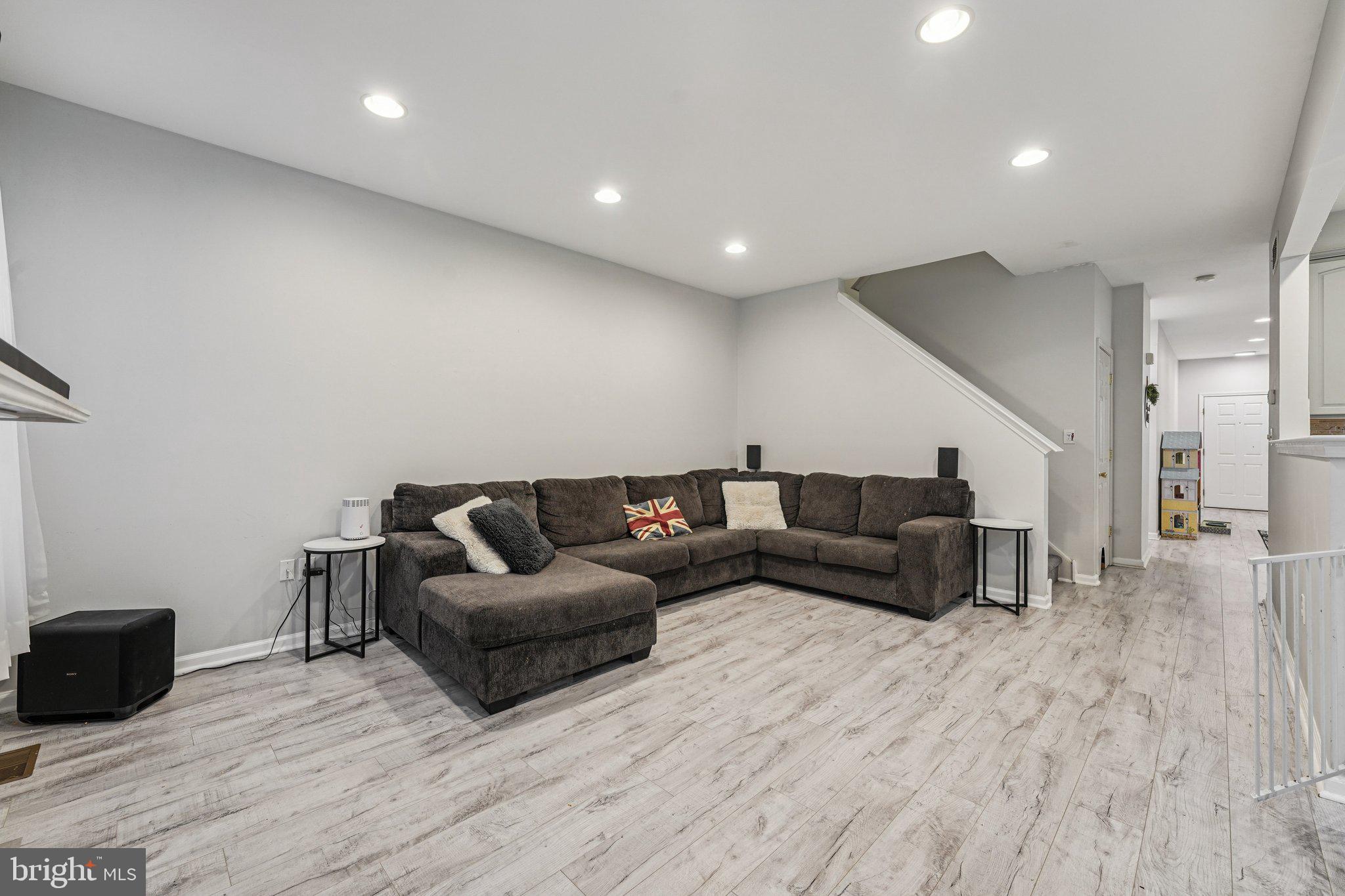 208 CHANCELLOR DRIVE