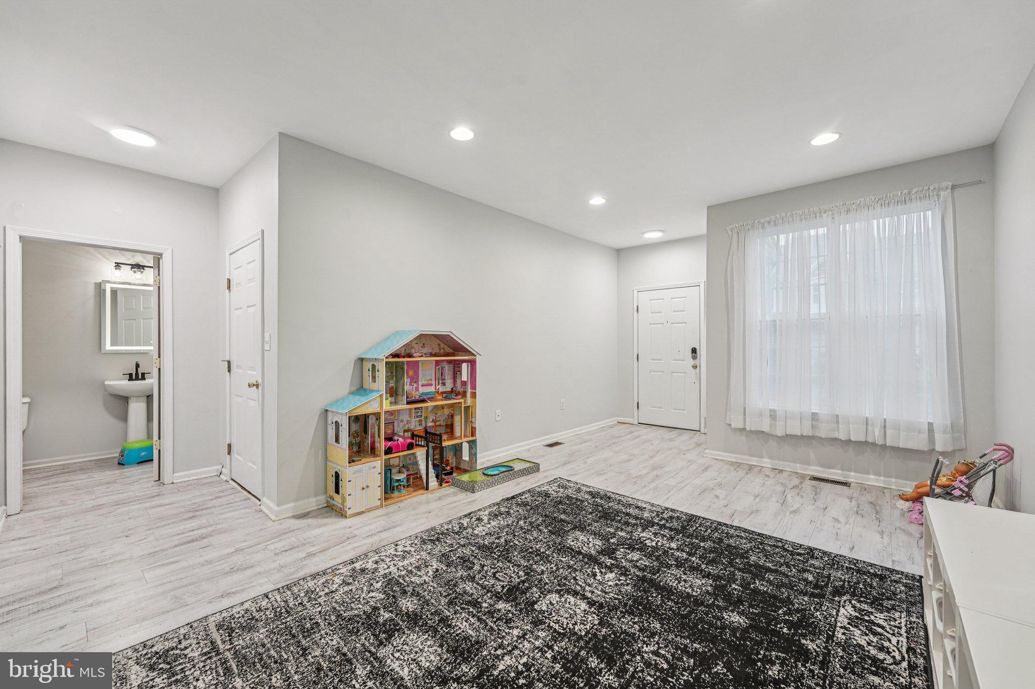 208 CHANCELLOR DRIVE