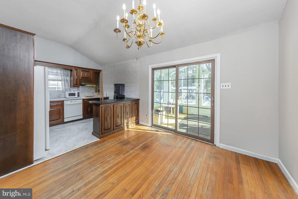 28 ASH AVENUE