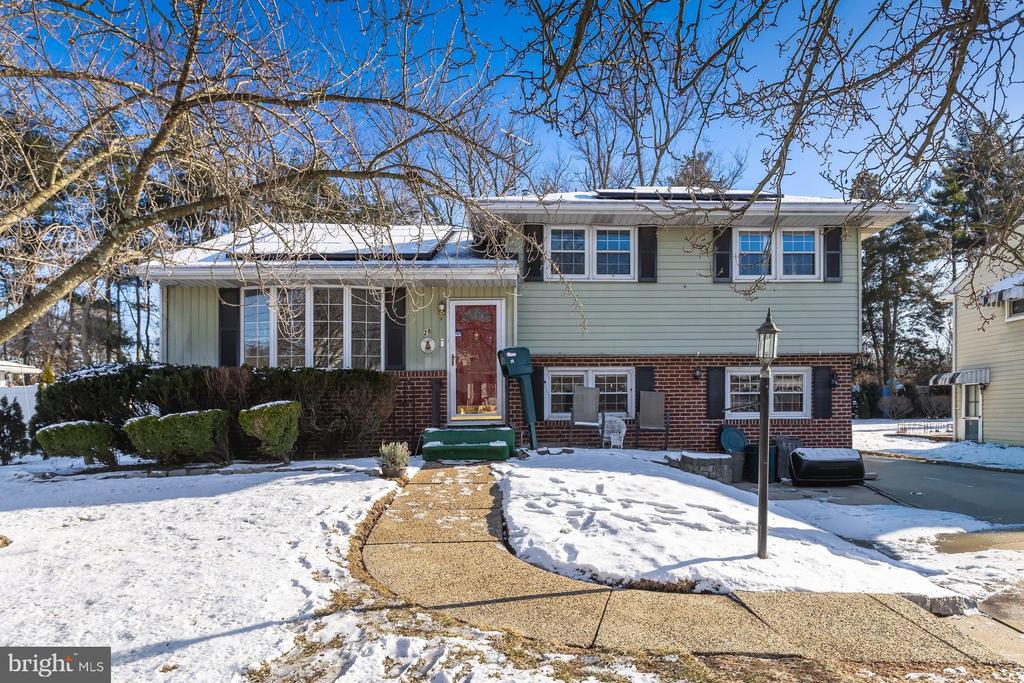 28 ASH AVENUE