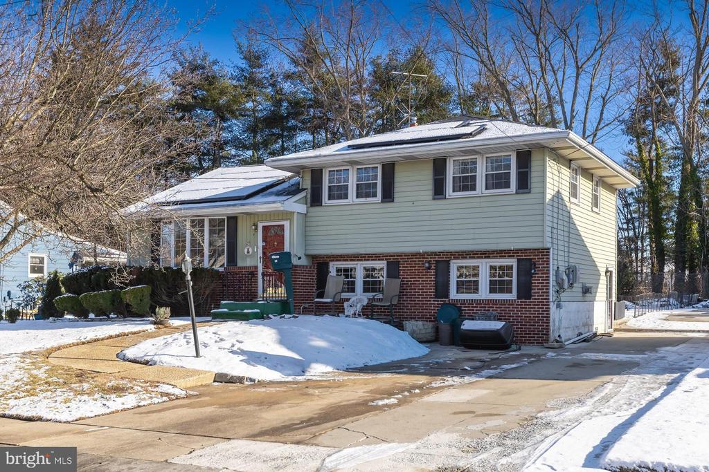 28 ASH AVENUE