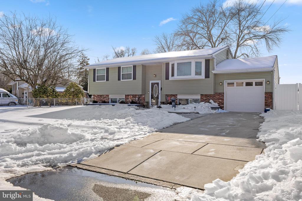 707 OLIVIA DRIVE