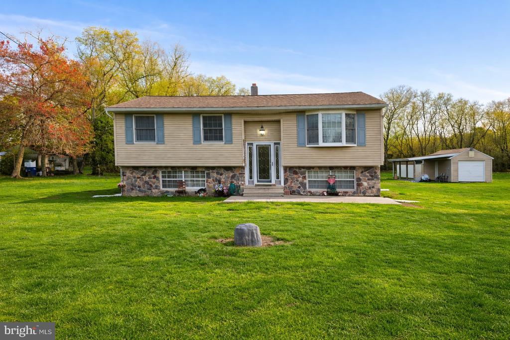 1554 FLORA ROAD