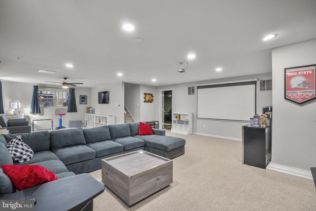 14 STANGER COURT