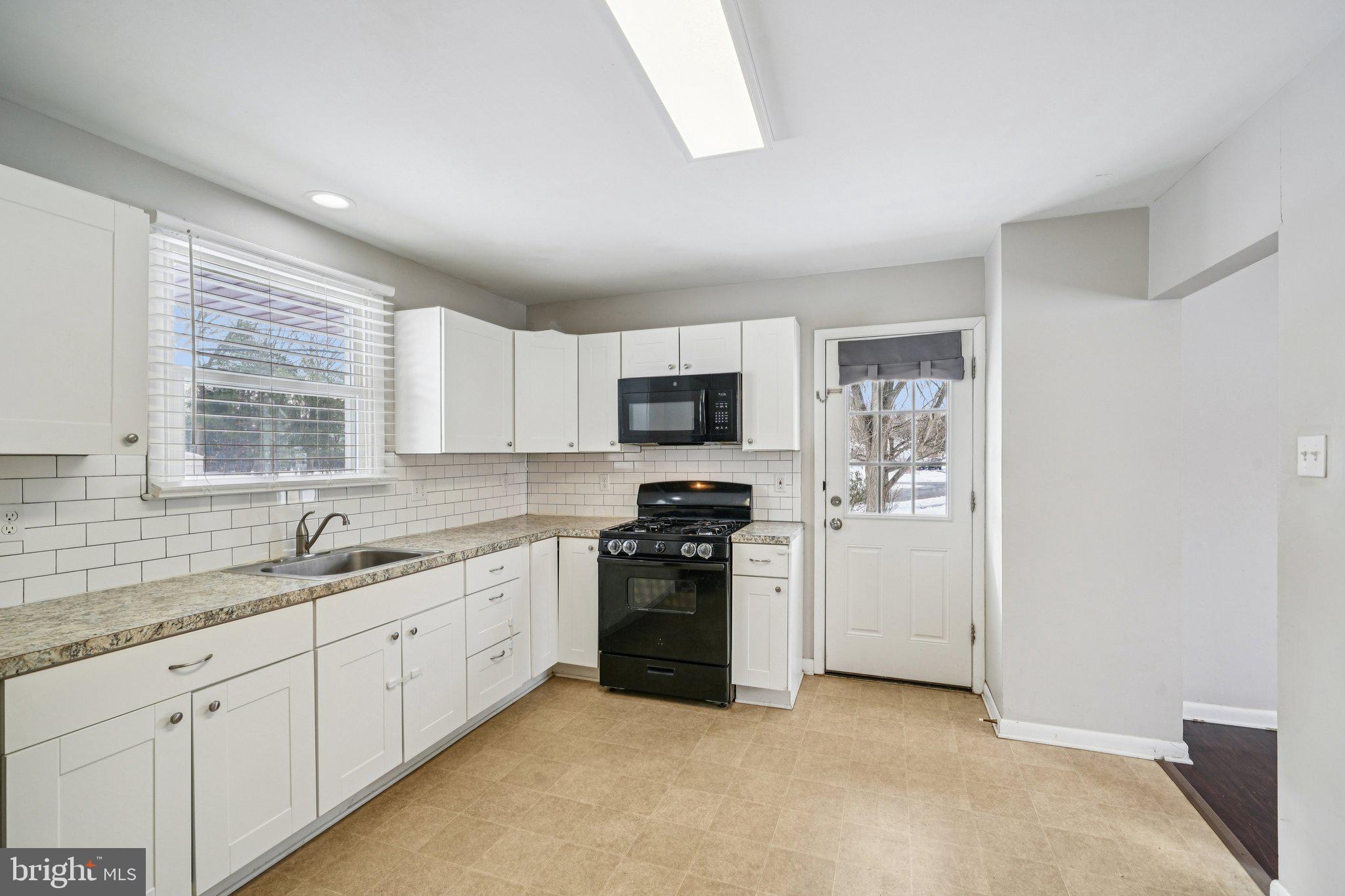 1300 CEDAR AVENUE