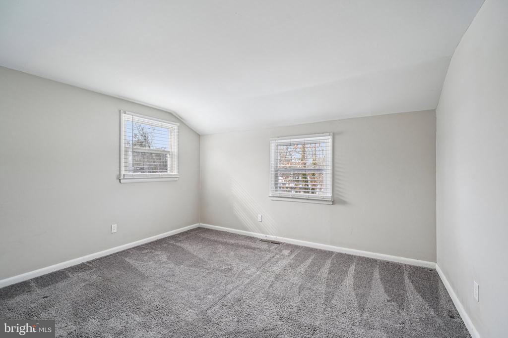 1300 CEDAR AVENUE