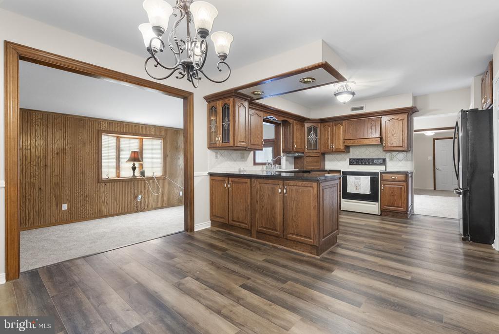 127 HAMPSHIRE DRIVE