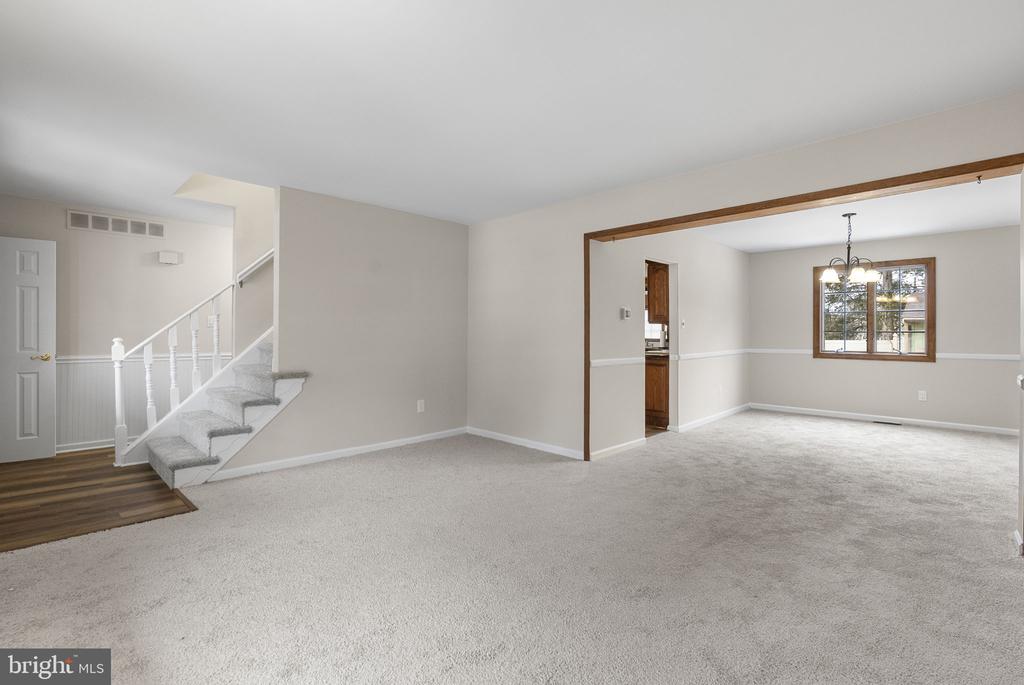 127 HAMPSHIRE DRIVE
