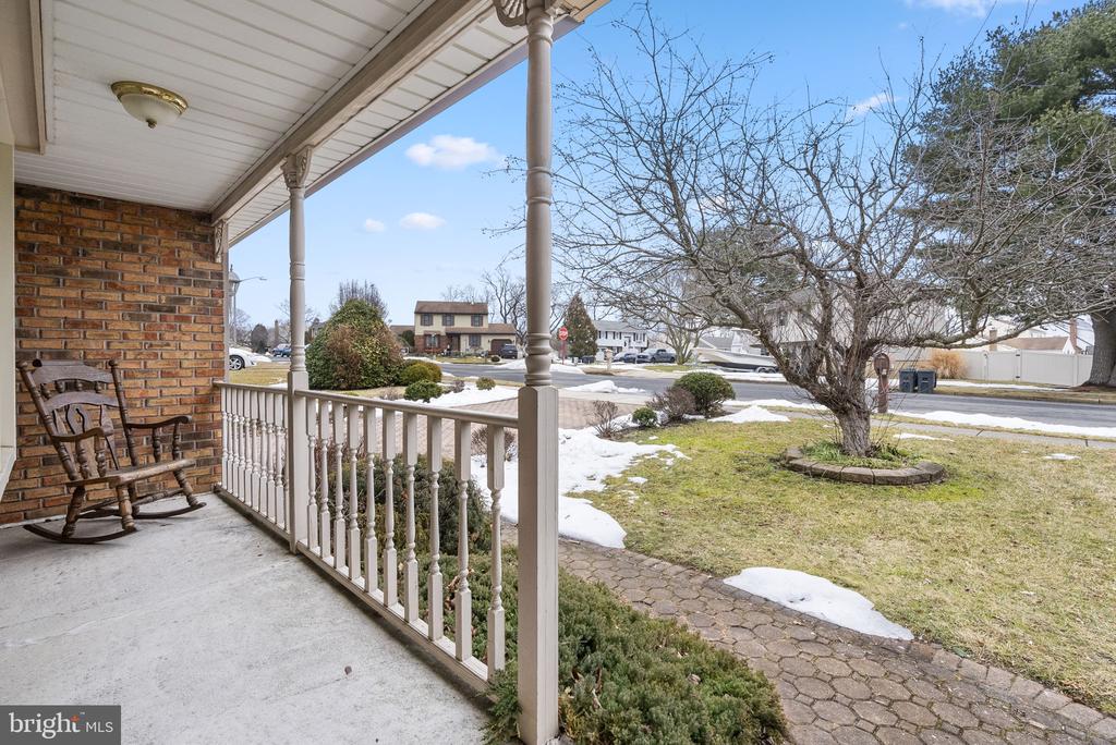 127 HAMPSHIRE DRIVE
