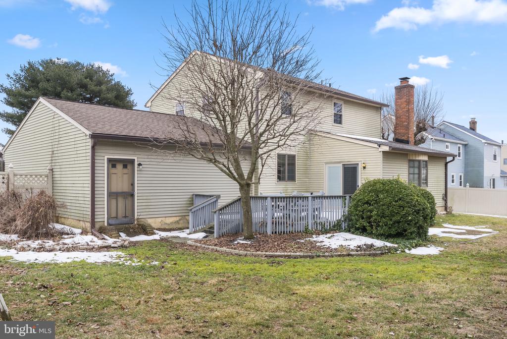 127 HAMPSHIRE DRIVE