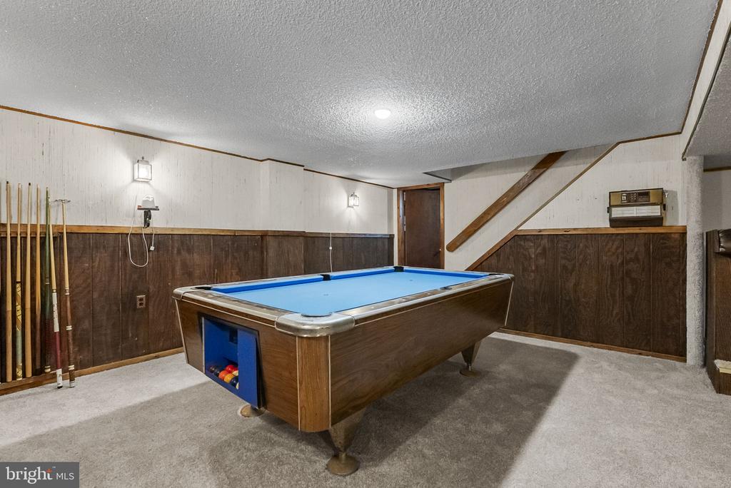 127 HAMPSHIRE DRIVE