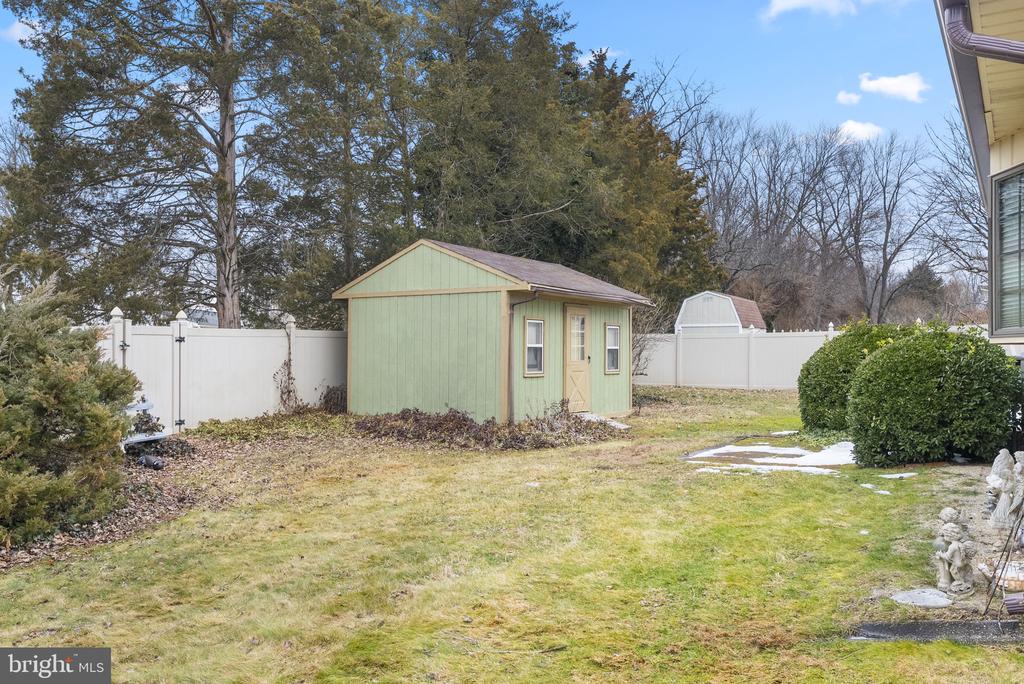 127 HAMPSHIRE DRIVE