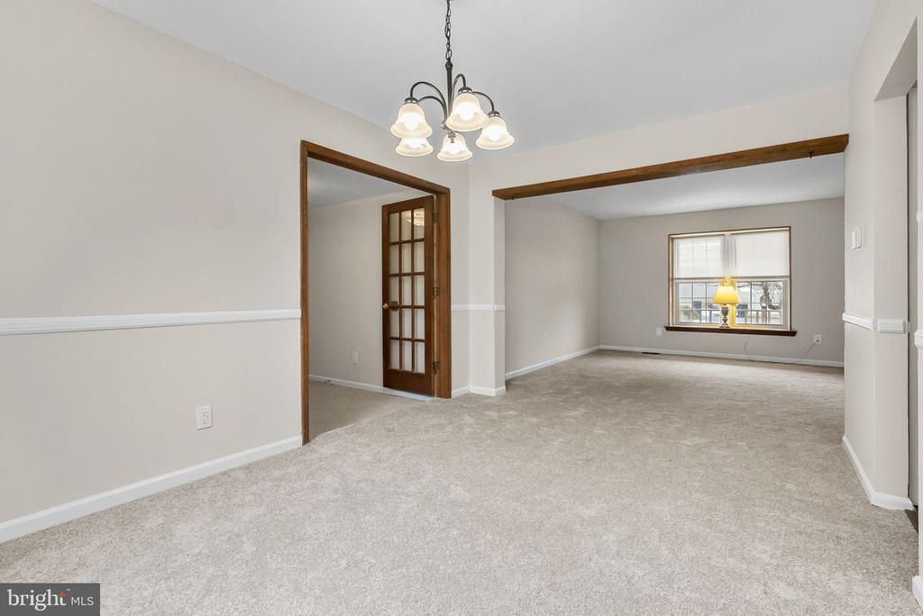 127 HAMPSHIRE DRIVE
