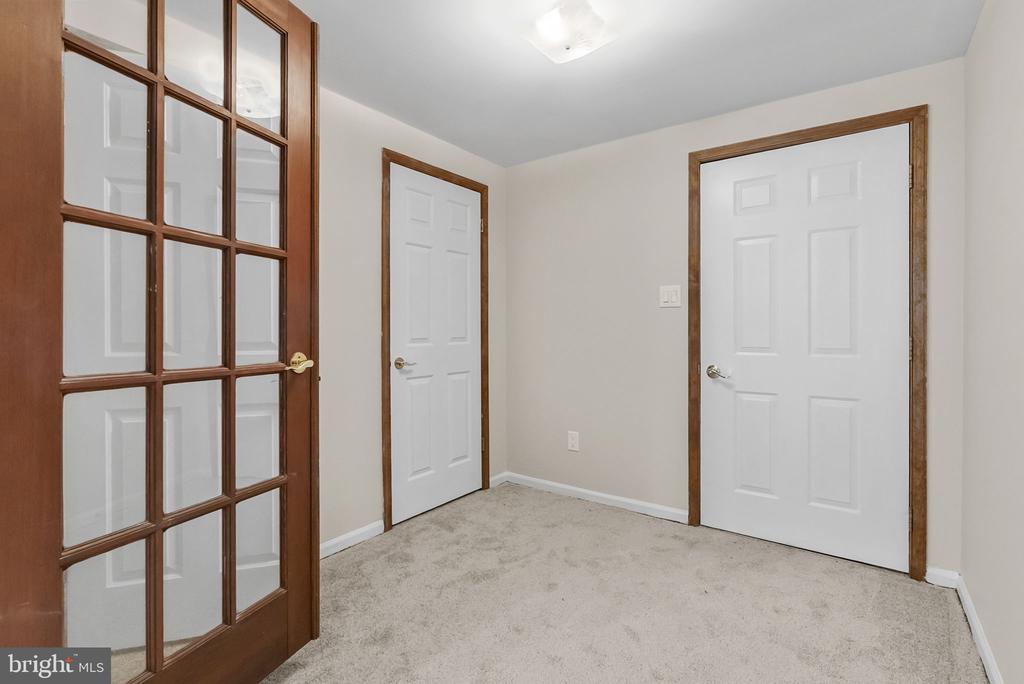 127 HAMPSHIRE DRIVE