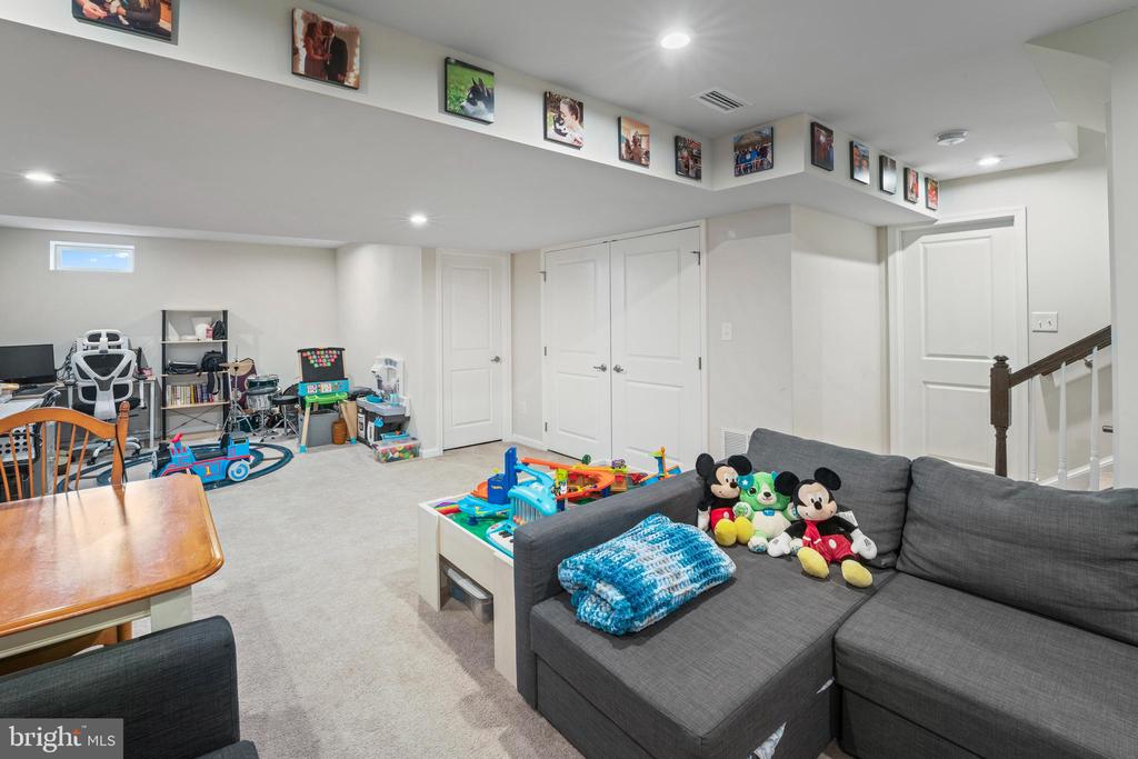 221 WESTON DRIVE