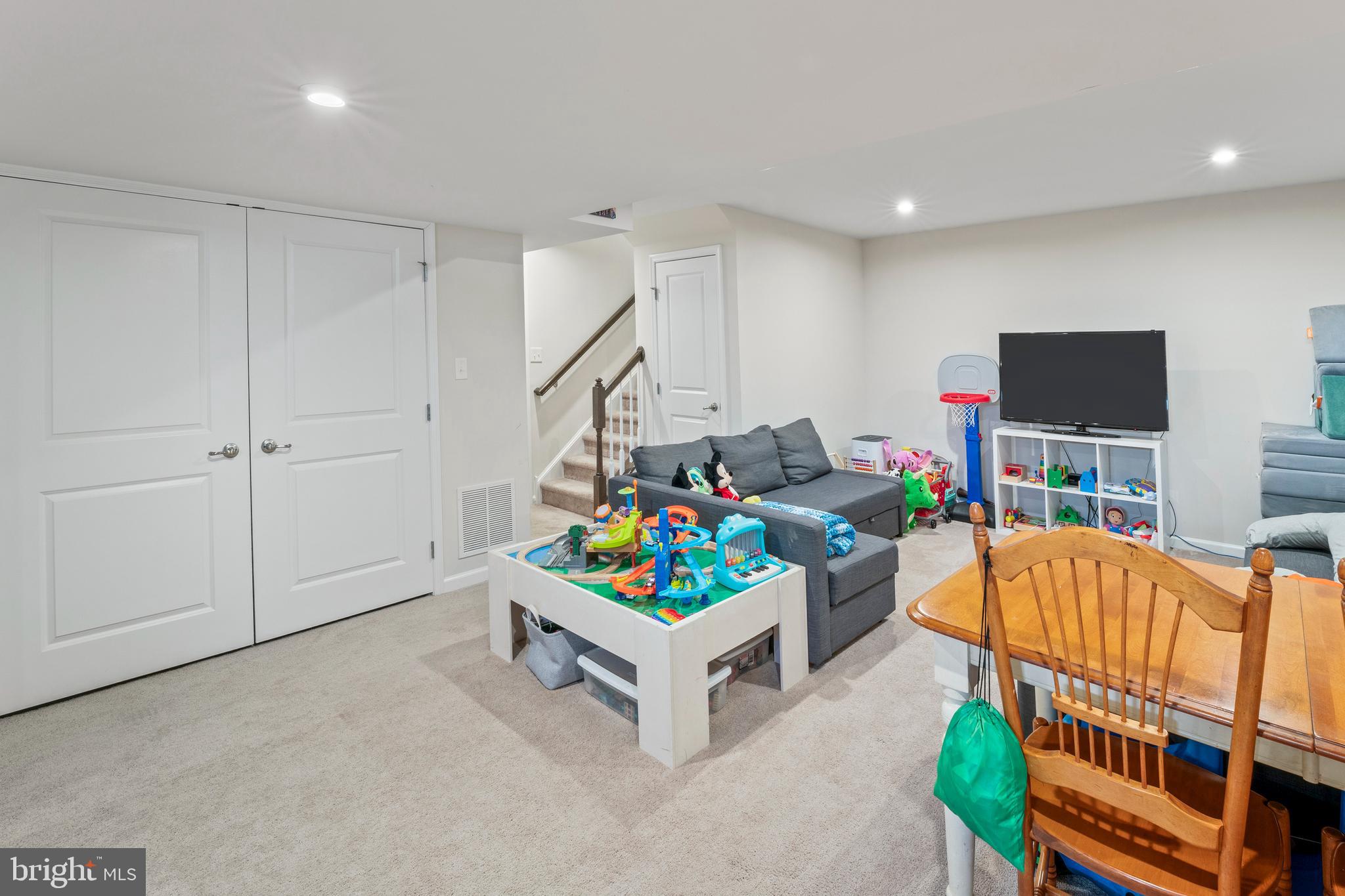 221 WESTON DRIVE