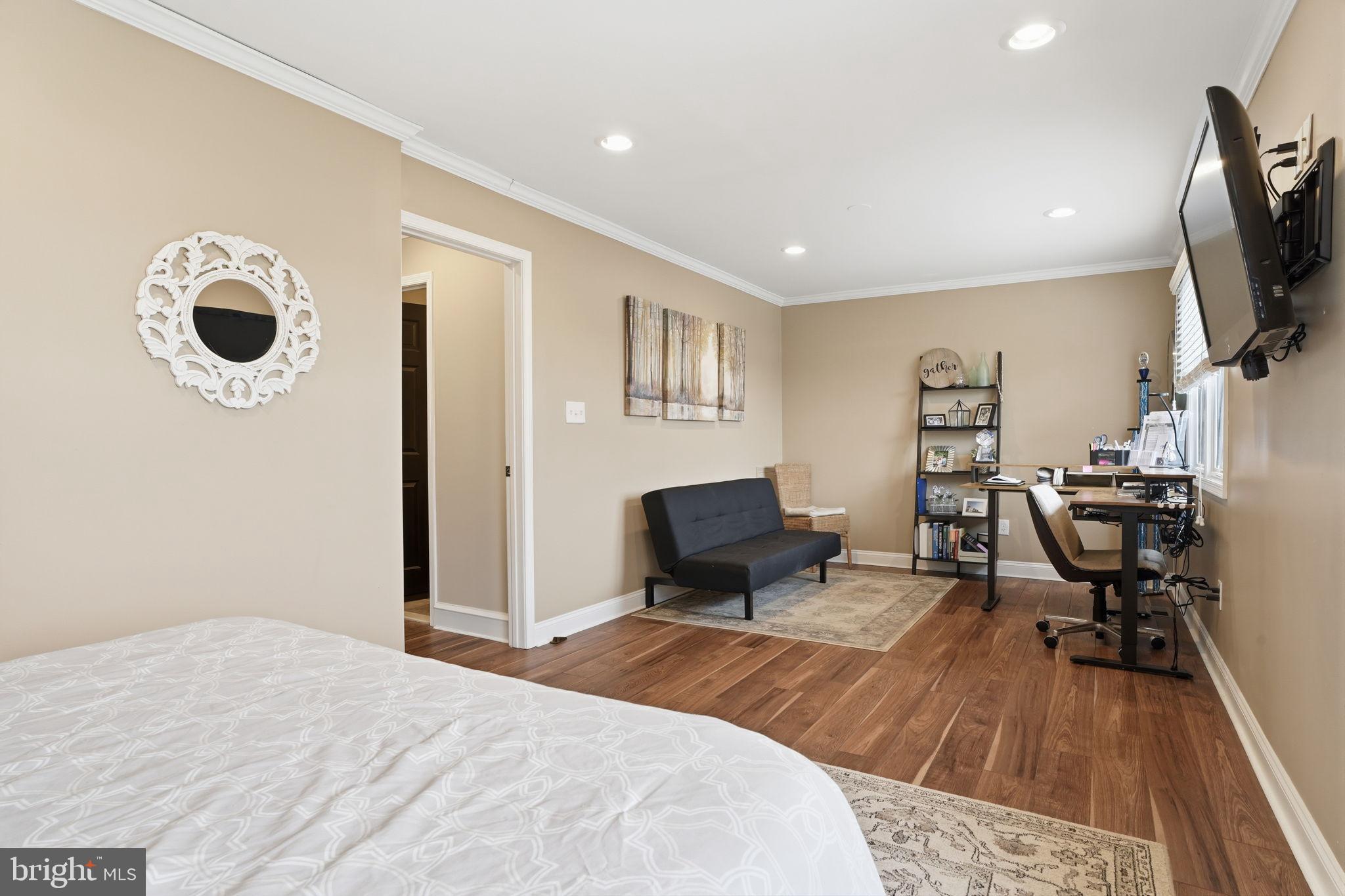 1218 ROYAL LANE