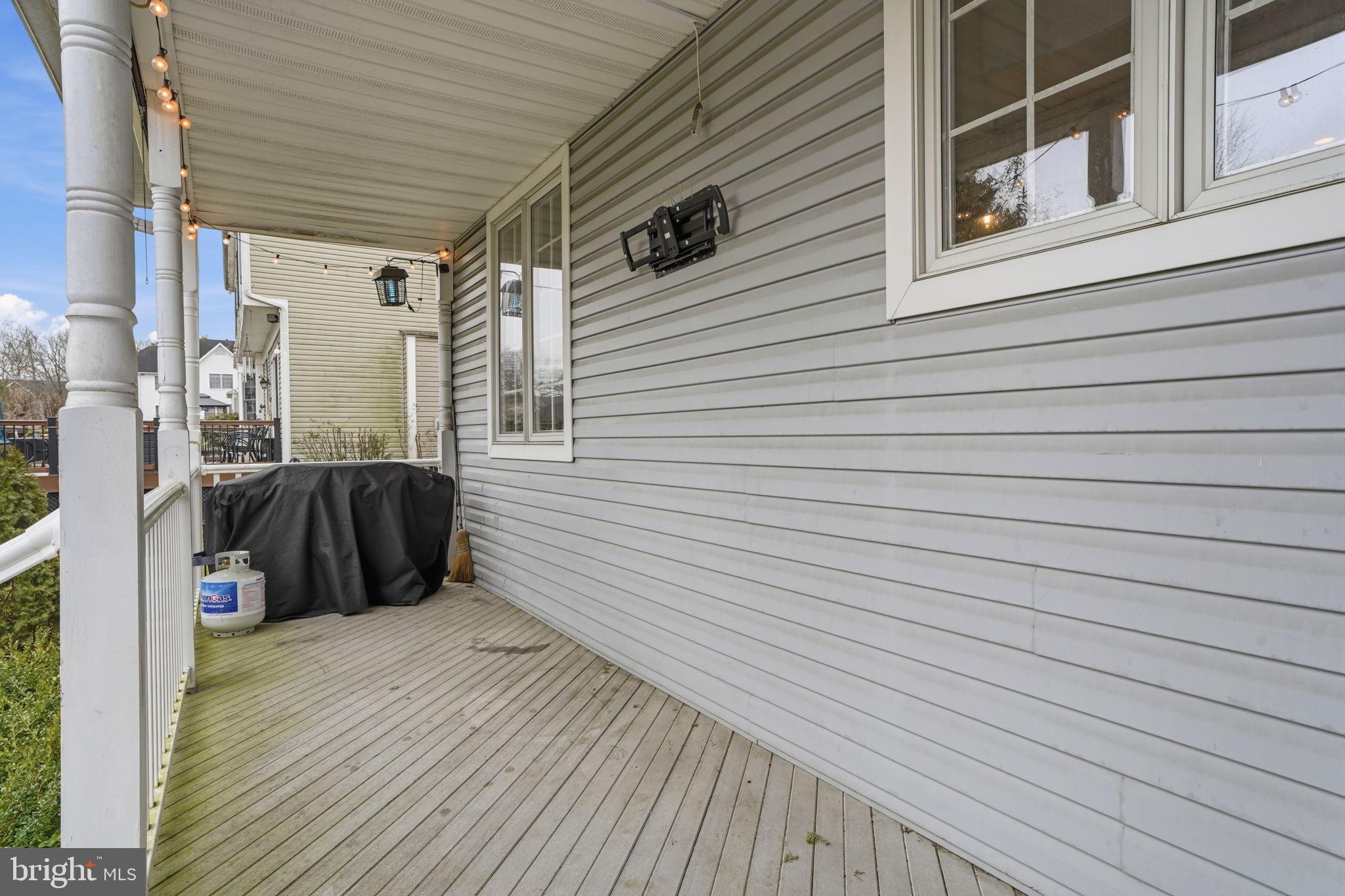 1218 ROYAL LANE