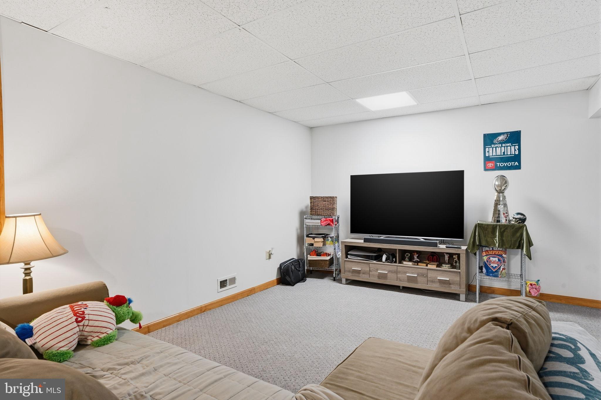 1218 ROYAL LANE