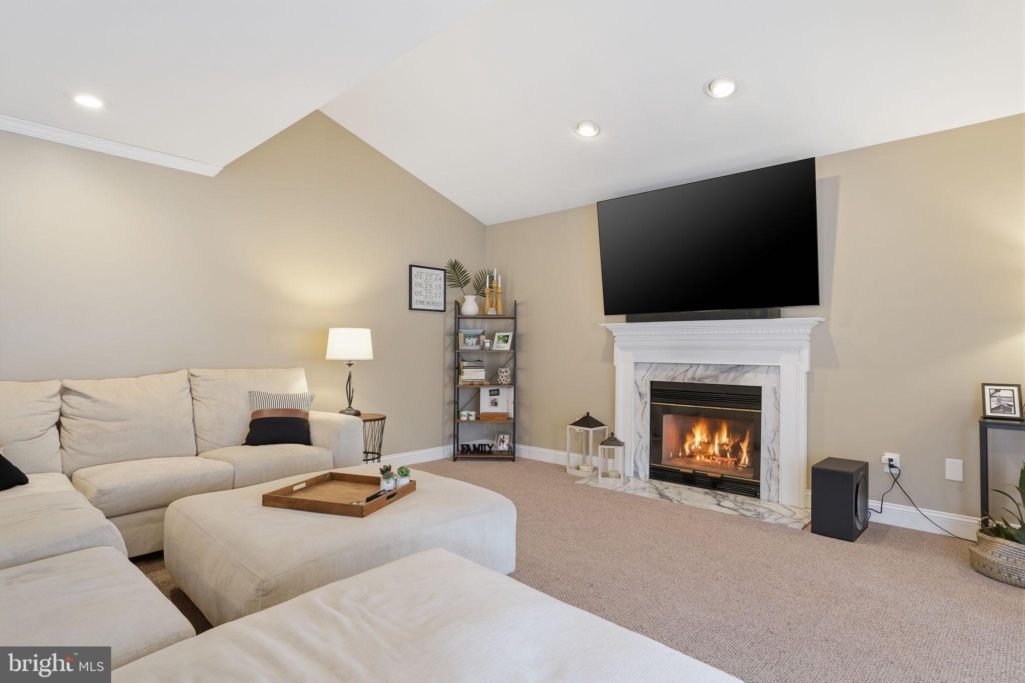1218 ROYAL LANE