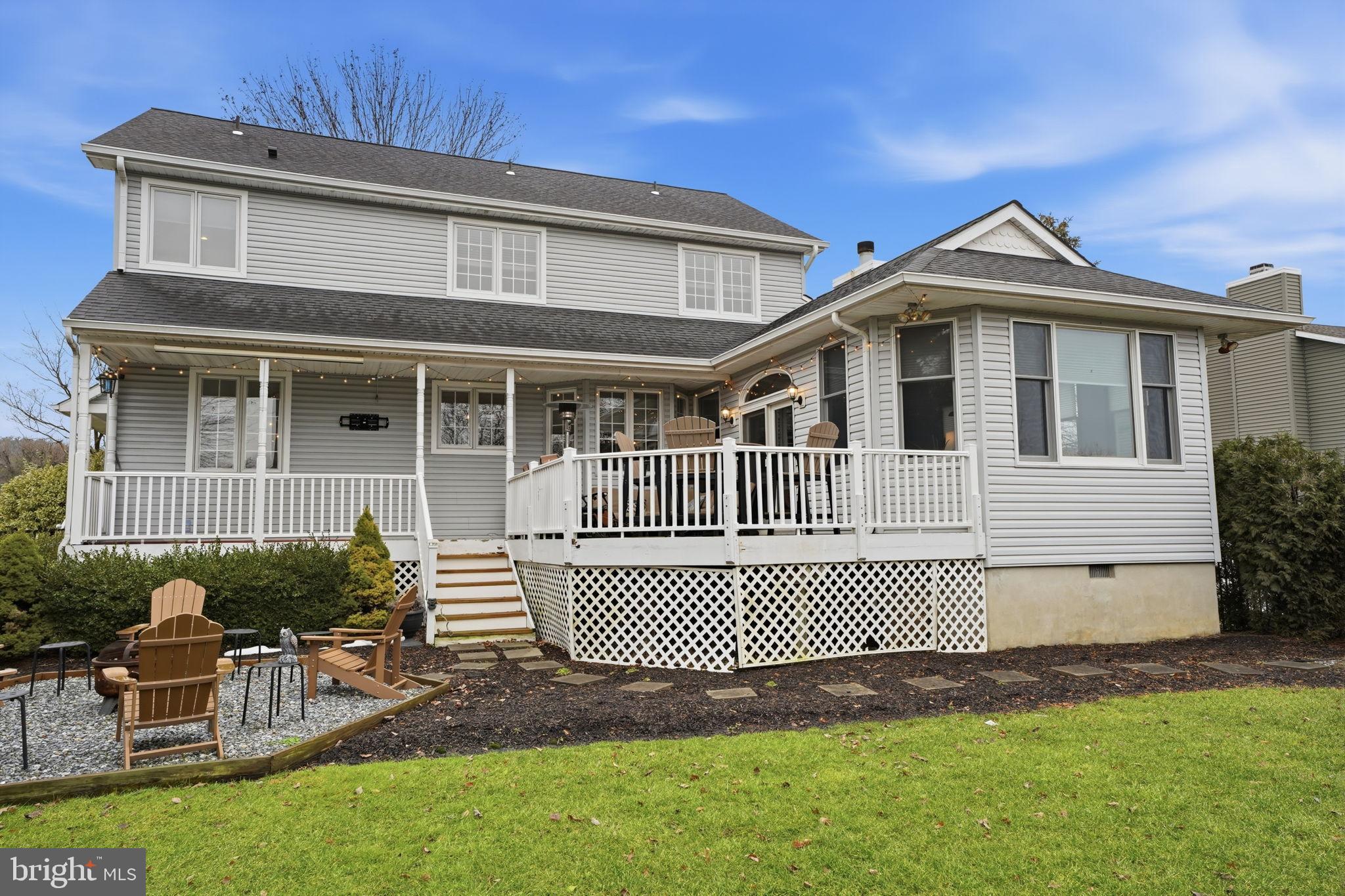 1218 ROYAL LANE