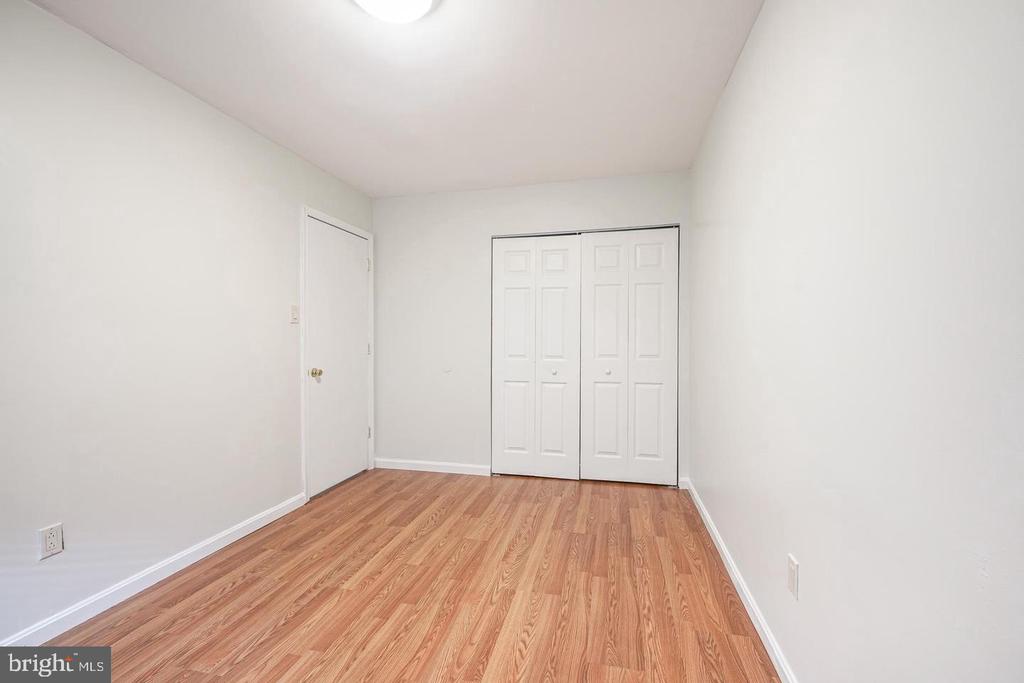37 ARROWWOOD COURT