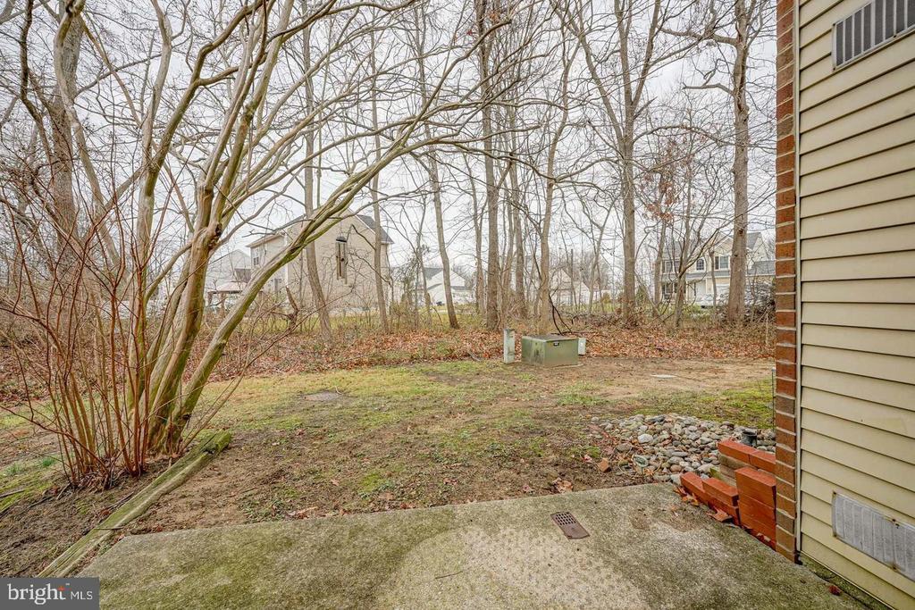 37 ARROWWOOD COURT