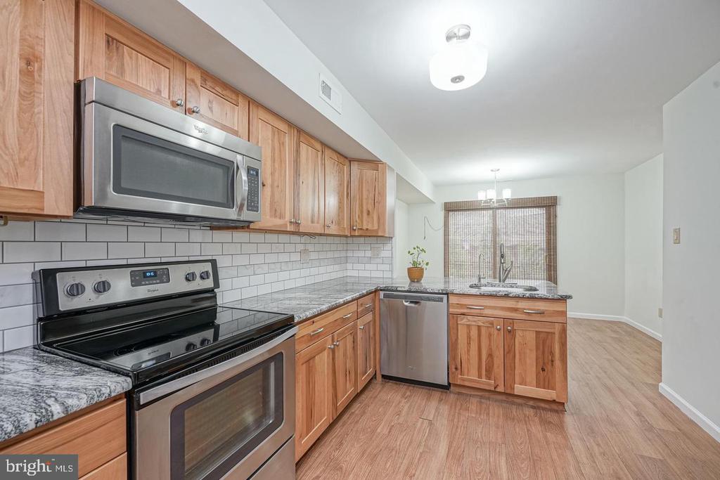 37 ARROWWOOD COURT