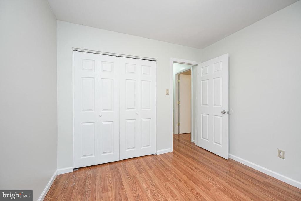 37 ARROWWOOD COURT