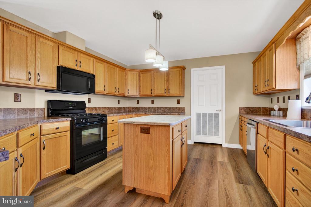 2088 BURLINGTON CIRCLE