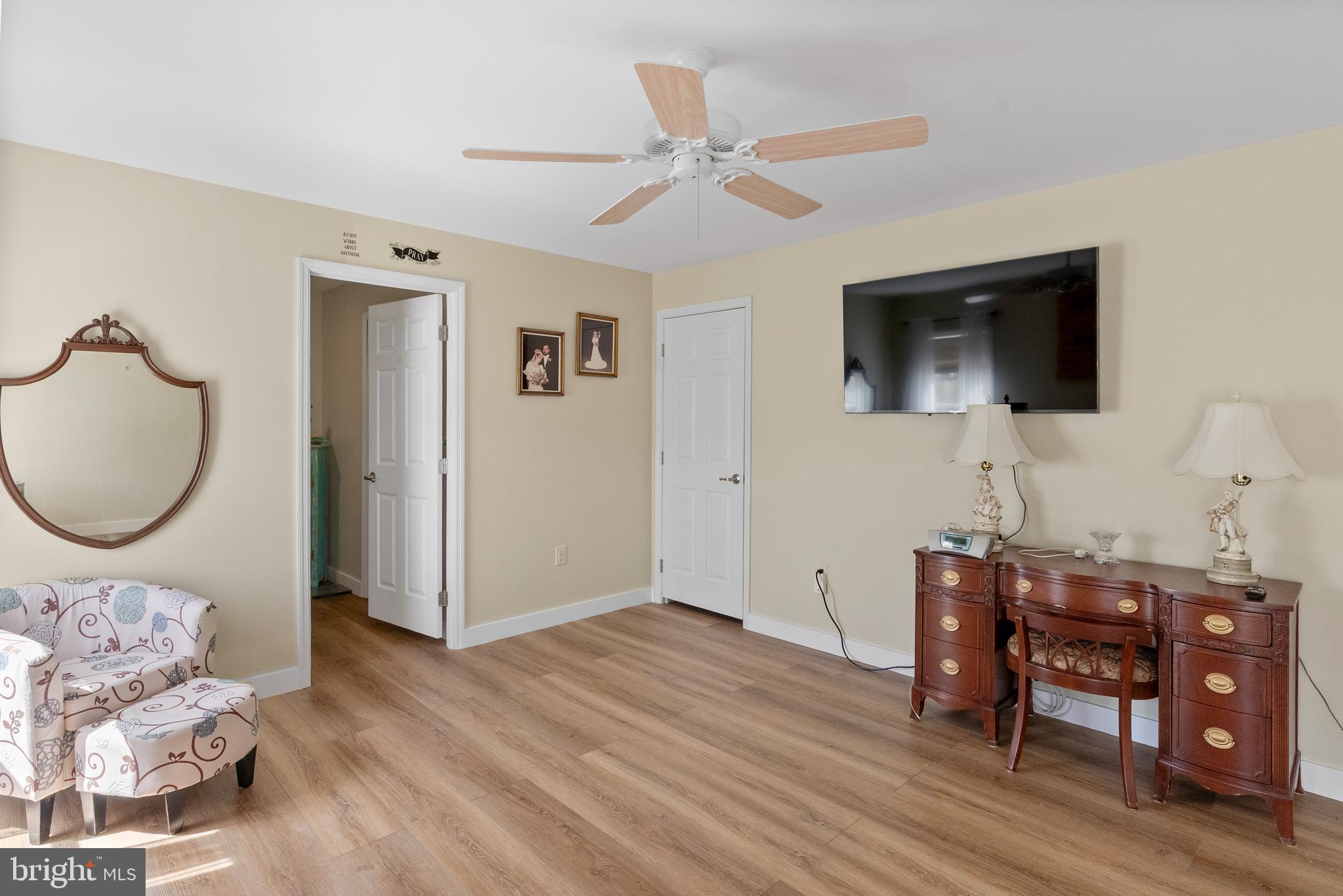 2088 BURLINGTON CIRCLE