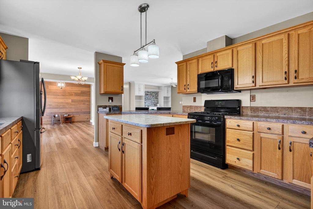 2088 BURLINGTON CIRCLE