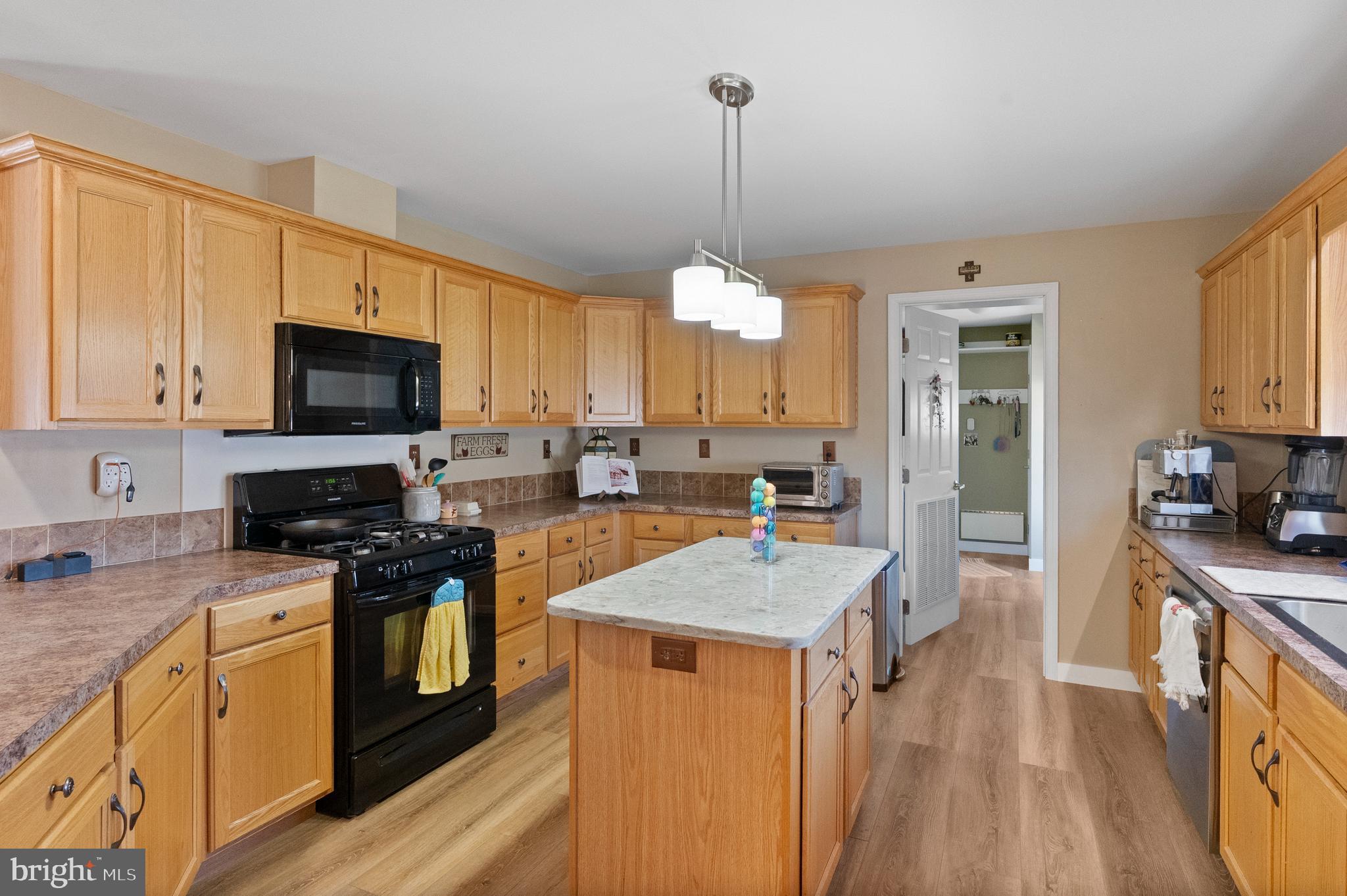 2088 BURLINGTON CIRCLE