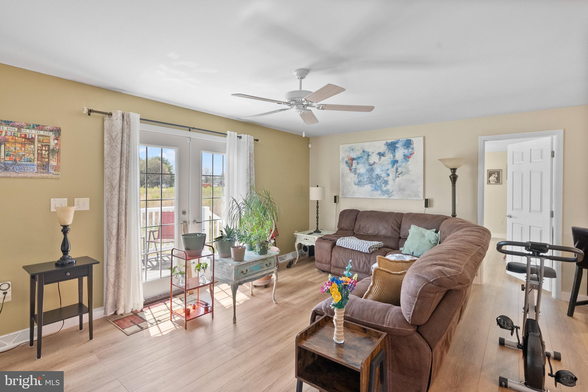 2088 BURLINGTON CIRCLE