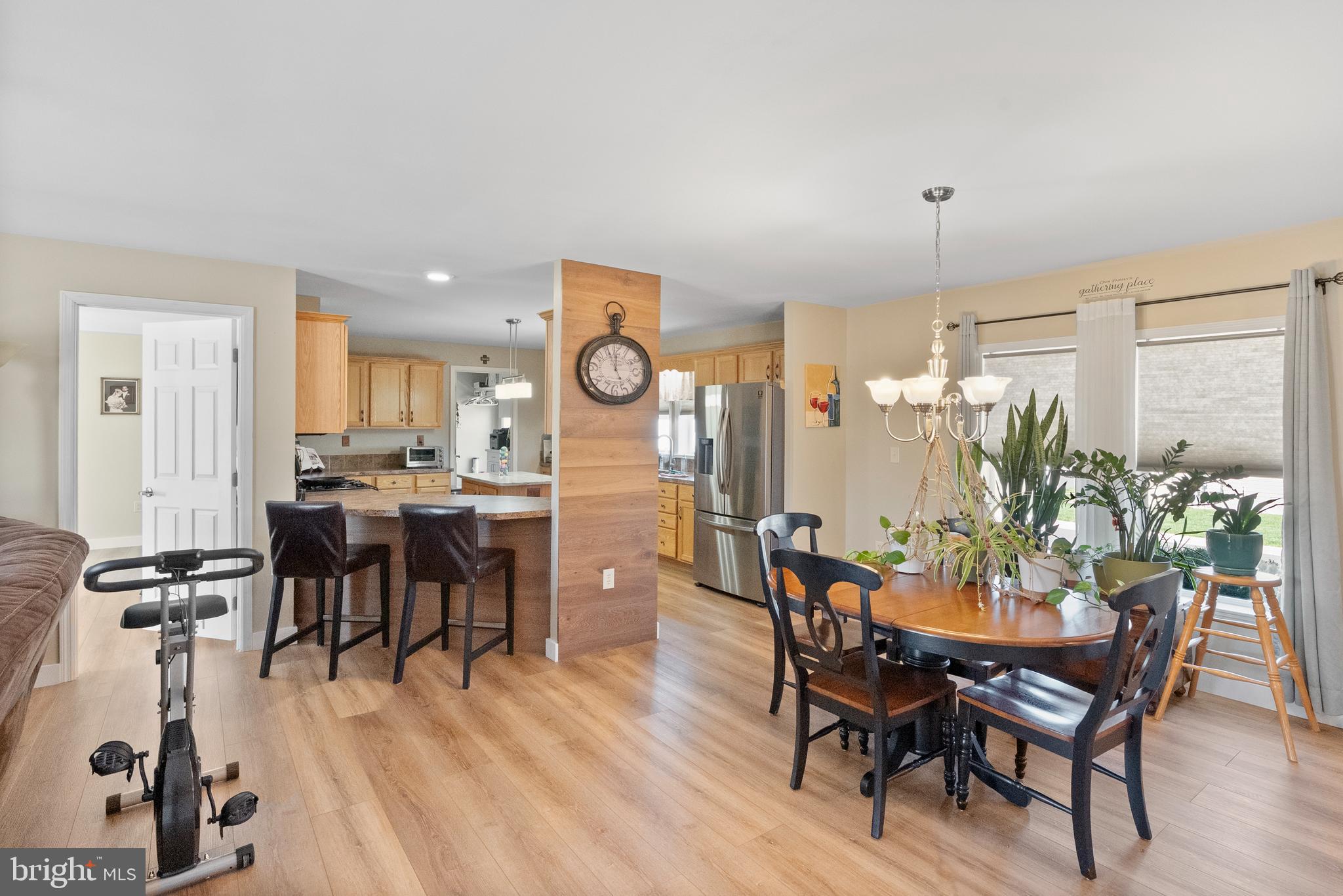 2088 BURLINGTON CIRCLE