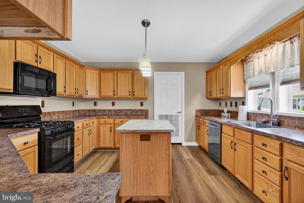 2088 BURLINGTON CIRCLE