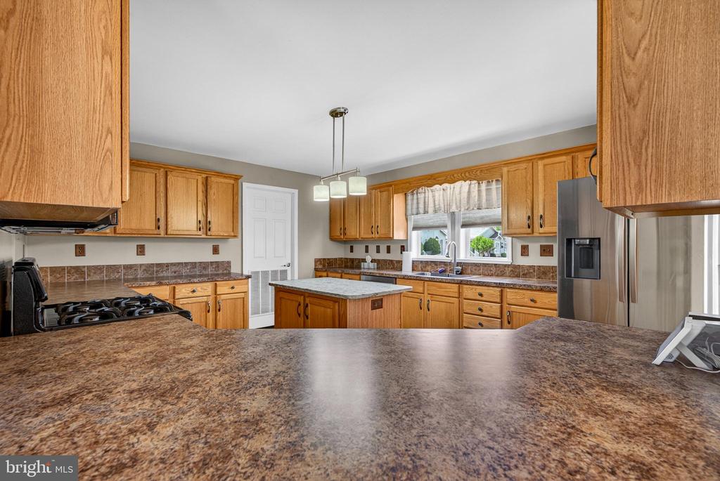 2088 BURLINGTON CIRCLE