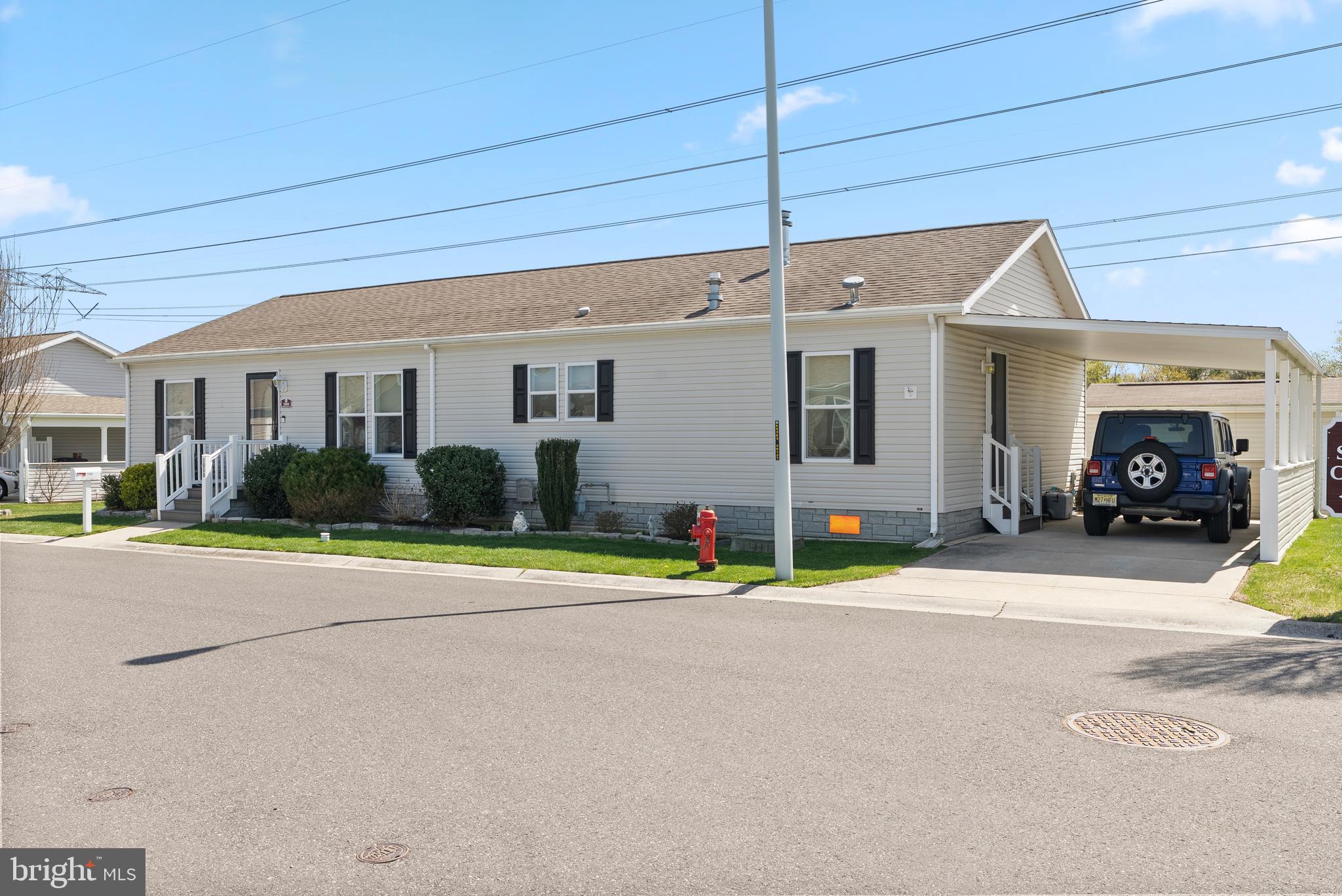 2088 BURLINGTON CIRCLE