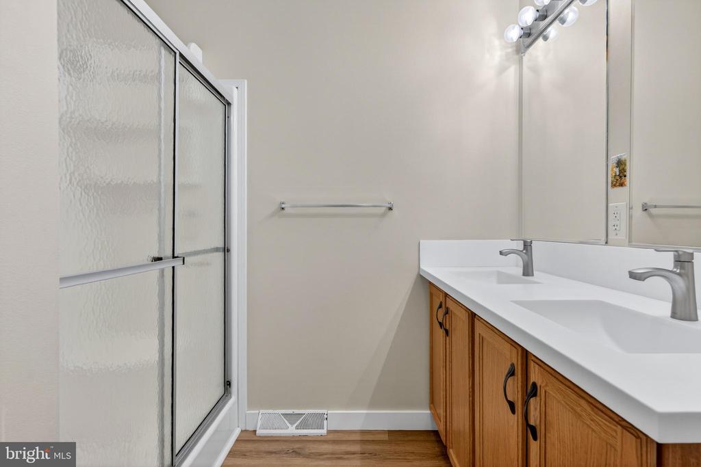 2088 BURLINGTON CIRCLE