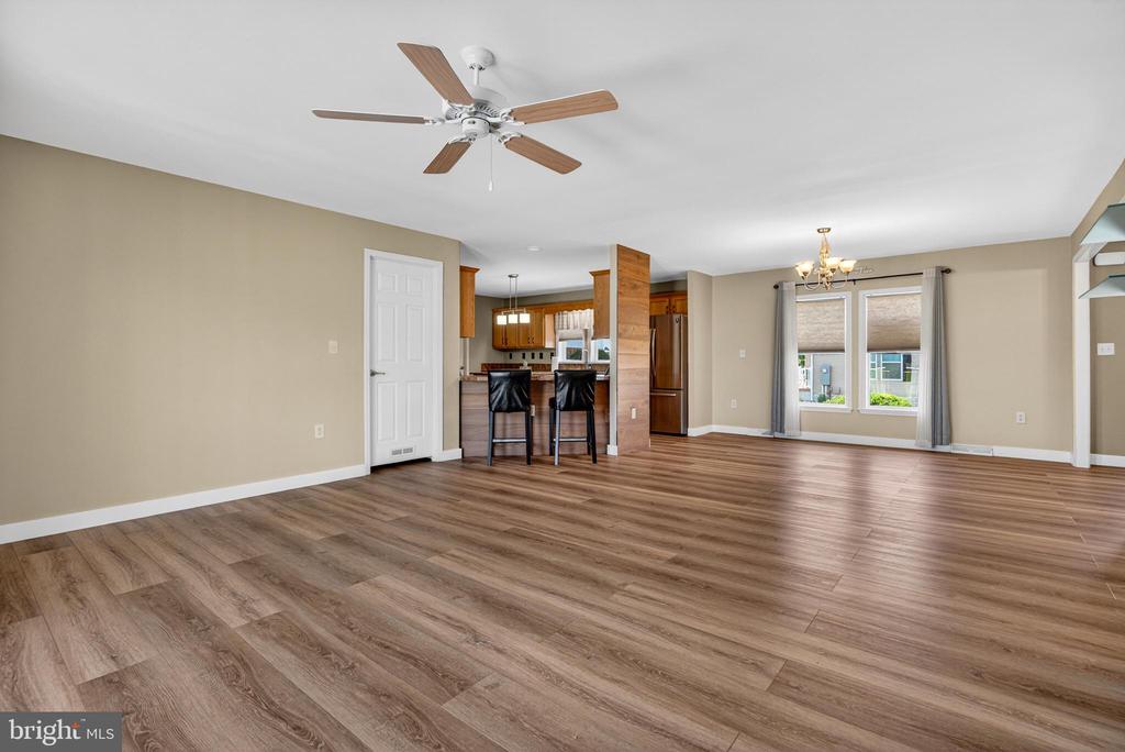 2088 BURLINGTON CIRCLE