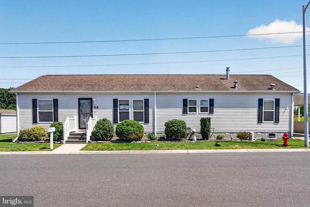2088 BURLINGTON CIRCLE