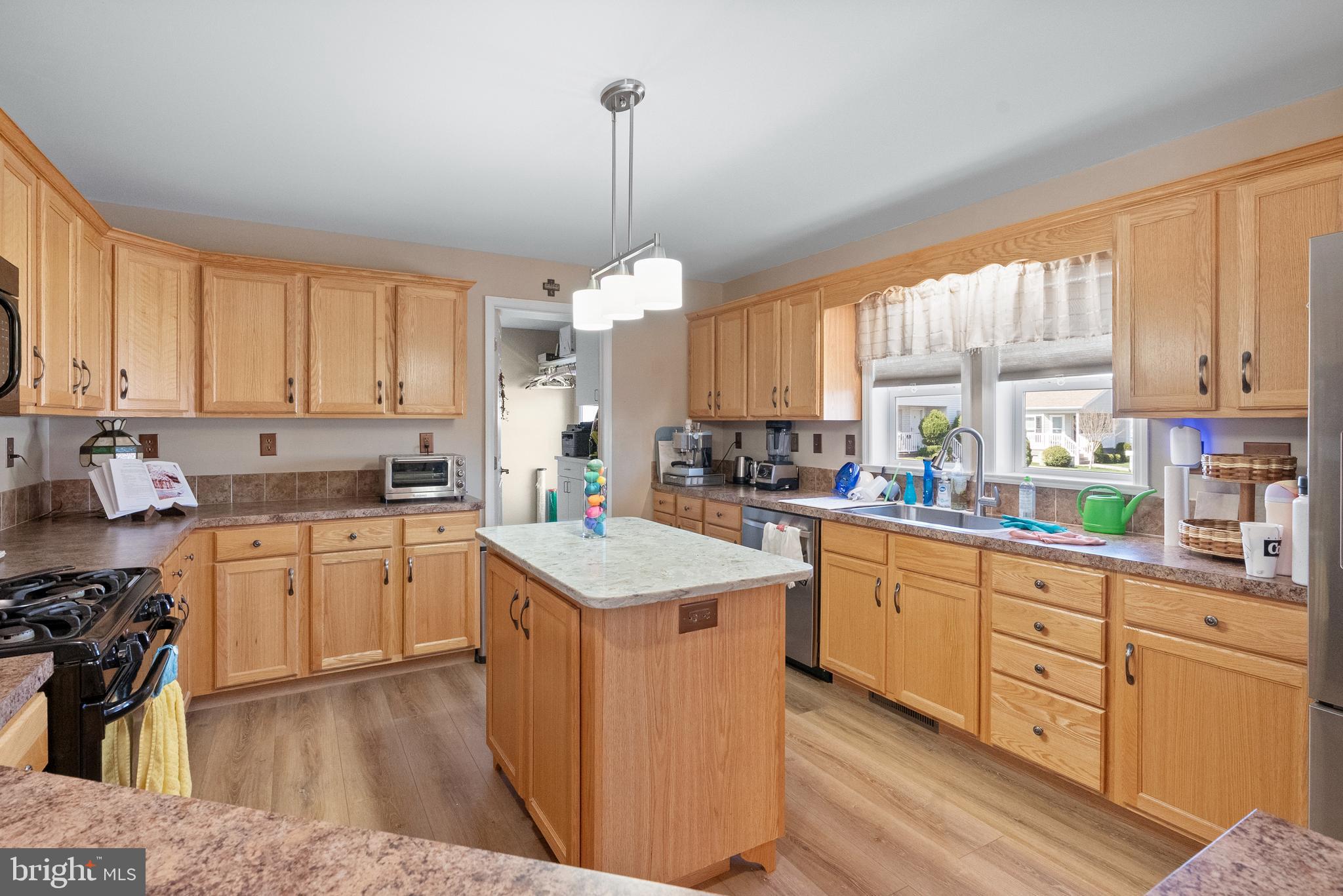 2088 BURLINGTON CIRCLE